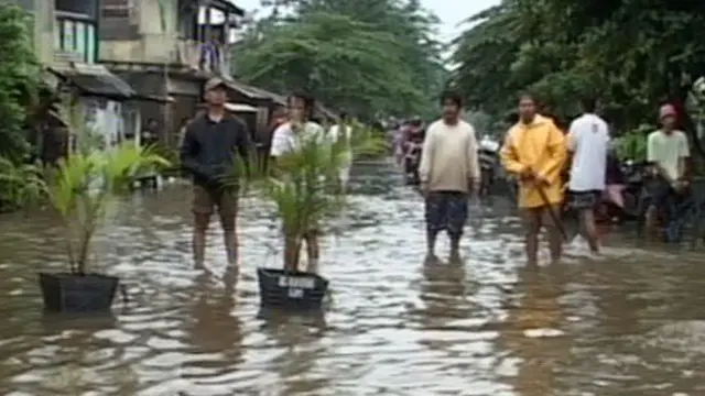 [VIDEO] Banjir Petamburan Kembali Merendam Rumah Hingga 1 Meter