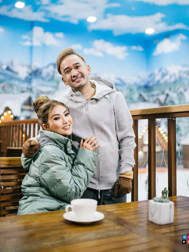 7 Potret Terbaru Sarwendah dengan Rambut Pirang, Bak Artis Korea