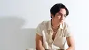 Dengan keberhasilannya di Para Pencari Tuhan Jilid 18, banyak yang berharap Sandy Pradana akan terus bersinar. Namanya makin populer, kehidupan bintang film Ayo Putus ini dikulik publik. Menilik dari berbagai sumber, aktor kelahiran 30 September 2000 ini diketahui sudah menikah tahun 2018 dengan wanita bernama Lanina Mega Hania dan bercerai tahun 2023. Kabar tersebut sempat ramai di media sosial. (Liputan6.com/IG/@sandypradana88)