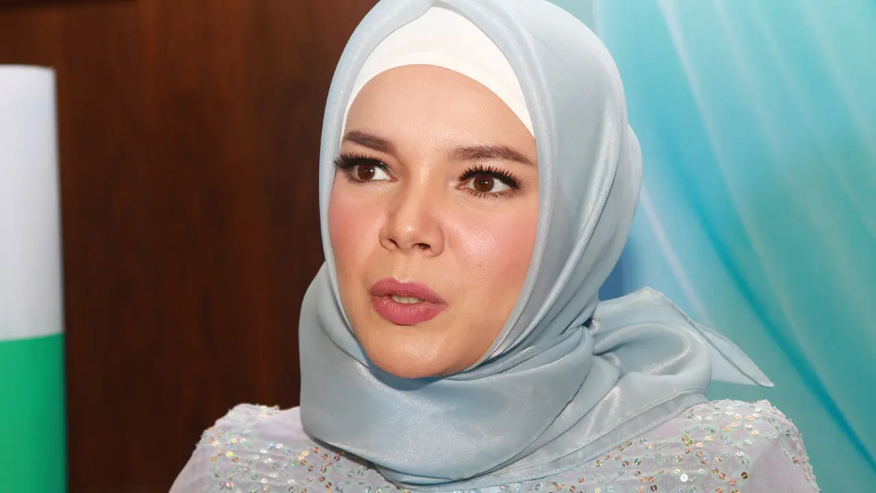 [Bintang] Dewi Sandra