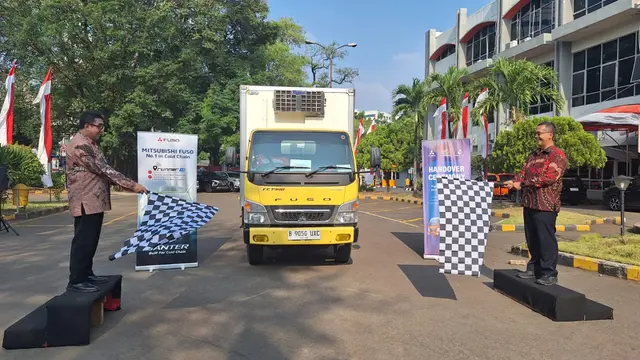 Mitsubishi Fuso Serahkan Canter Cold Chain untuk Poslog Indonesia (Arief A/Liputan6.com)