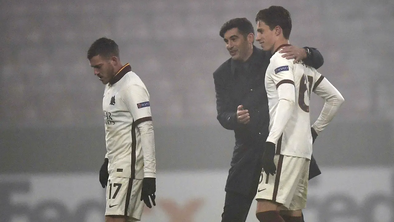 FOTO: Gol Bunuh Diri dan Penalti Bawa AS Roma ke Babak 32 Besar Liga Europa
