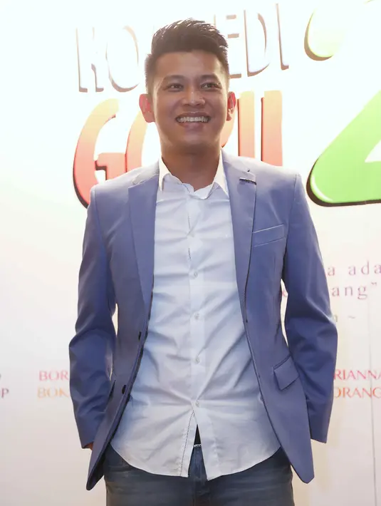 "Gila-gilaan, mereka mau tahu sosok Habibie. Karena kita hanya tahu setelah tuanya Habibie. Ketika zaman susahnya Habibie pada enggak tahu. Makanya setelah nonton film ini pada cinta sama Indonesia," ujarnya. (Nurwahyunan/Bintang.com)