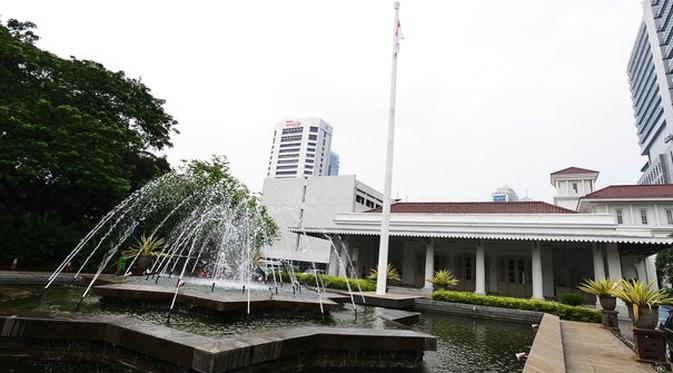 Peringati Gerakan 30 September Kantor Gubernur Dki Kibarkan Bendera Setengah Tiang News Liputan6 Com