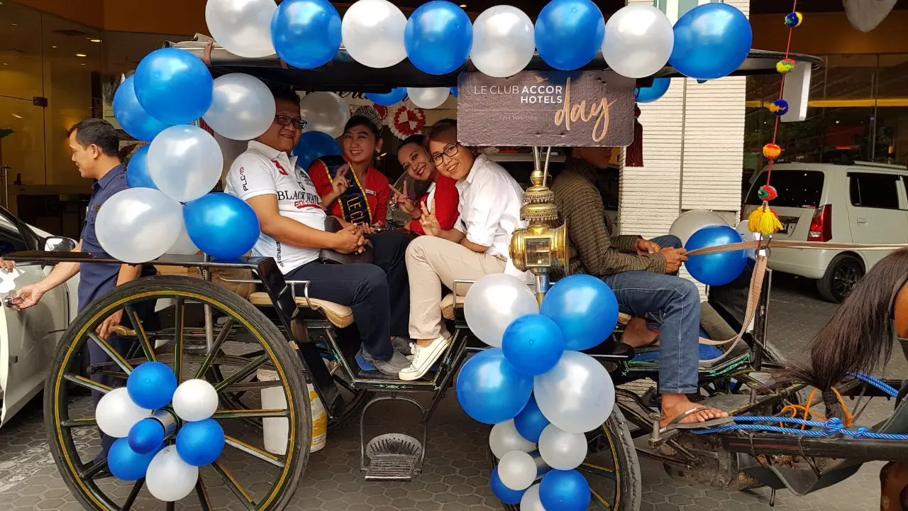 Bersiap untuk Malioboro Tour dengan andong penuh dekorasi dalam perayaan Le Club Day di Hotel Ibis Yogyakarta Malioboro (Foto: Liputan6.com/ Novi Nadya) 