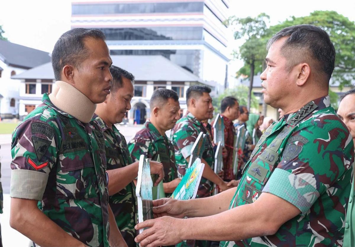 FOTO: Kasad Tegaskan Keluarga Prajurit Gugur Tetap Bagian Keluarga Besar TNI AD