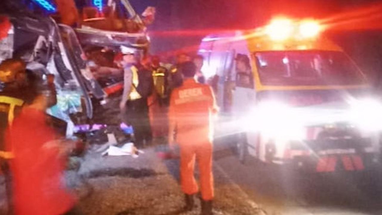 Bus Rombongan Ziarah Kecelakaan di Tol Cipularang, 2 Orang Meninggal Dunia