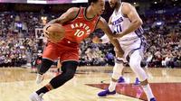 DeMar DeRozan memimpin Toronto Raptors meraih kemenangan melawan Sacramento Kings, Minggu (17/12/2017) atau Senin (18/12/2017) pagi WIB.(AP/Frank Gunn)