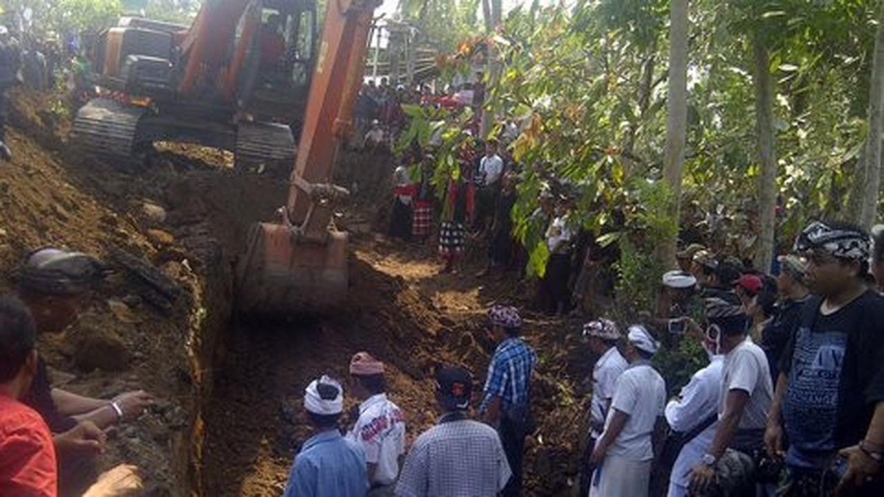 Kerap lihat kejadian aneh, alasan warga bongkar makam diduga eks-PKI