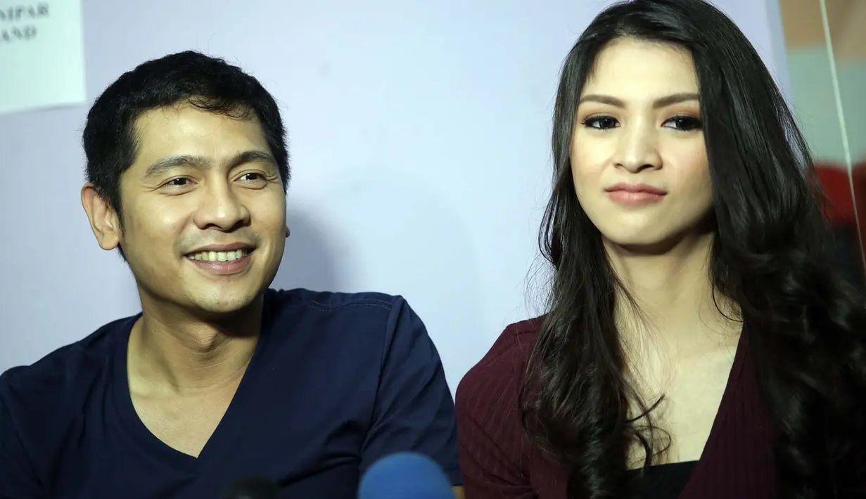 Donita dan Adi Nugrono tidak ingin melewatkan momen-momen pertumbuhan buah hatinya, Svarga. Keduanya juga ada rencana untuk menambah momongan. (Deki Prayoga/Bintang.com)