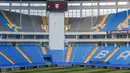 <p>Layar besar yang terpasang di Stadion Batakan, Kota Balikpapan, Kalimantan Timur, Minggu (19/05/2024). (Bola.com/Bagaskara Lazuardi)</p>