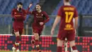 AS Roma baru berhasil menyamakan skor 1-1 pada menit ke-40 melalui Marash Kumbulla. Skor imbang 1-1 bertahan hingga babak pertama usai. (AP/Alessandra Tarantino)