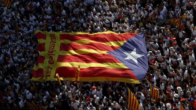 Video liputan dari Associated Press mengenai rencana merdekanya Catalunya dan dampaknya terhadap Barcelona, klub kebanggaan warga Catalan.