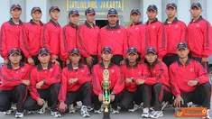Citizen6, Jakarta: Tim Dayung Kolinlamil kembali menorehkan prestasinya dengan meraih juara umum dalam Lomba Dayung tingkat internasional Tanjung Pinang Dragon Boat Race 2012, di Tanjung Pinang, Senin (8/10). (Pengirim: Dispenkolinlamil).