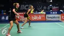 Ganda puteri Belanda, Eefje Muskens/Selena Piek saat melawan Tiara Rosalia Nuraidah/Rizki Amelia Pradipta (Indonesia) di perempat final BCA Indonesia Open 2016, Jakarta, Jumat (3/6/2016). (Liputan6.com/Helmi Fithriansyah)