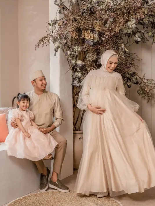 Kartika Putri Maternity Shoot (Instagram/Riomotret)