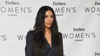 Foto jalan-jalan Kim Kardashian dan Chicago West sendiri diambil pada 1 Februari 2018 lalu. (Angela Weiss AFP)