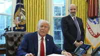Presiden Amerika Serikat Donald Trump di Ruang Oval, Gedung Putih, pada Senin (3/2/2025). (Dok. AP Photo/Evan Vucci)