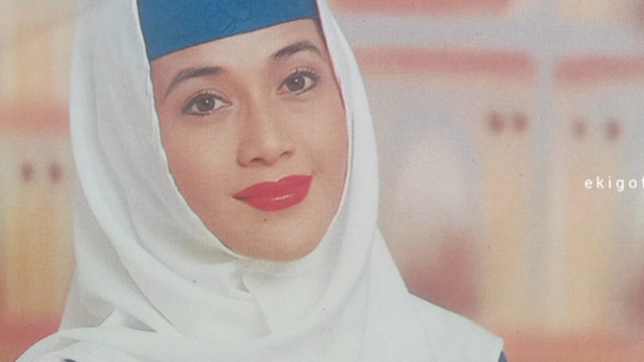 Pesona Hijab Artis Tahun 1997-an, Tak Lengkap Tanpa Kopiah