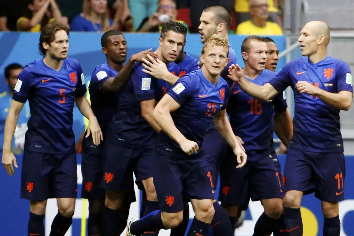 Belanda Permalukan Brasil 3-0