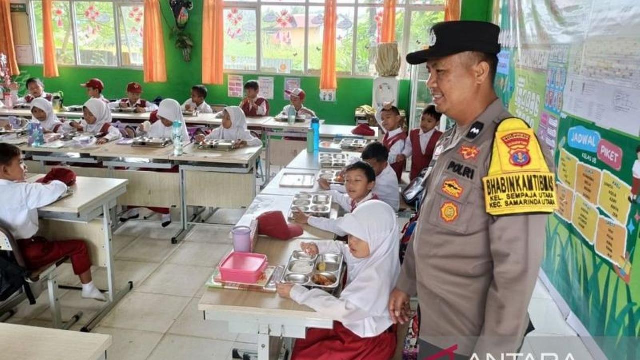Polisi Kawal Ketat Distribusi MBG Samarinda untuk Ribuan Siswa dan Kelompok Rentan