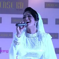 Sebelum mengenakan hijab, Krisdayanti terlebih dulu membuat hatinya berhijab.