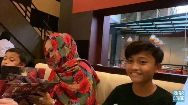 Momen Saat Anak Sule Bertemu Ibunya, Rizky Febian Gendong Bayi Lina