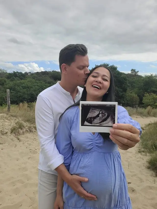 8 Potret Gracia Indri Hamil 7 Bulan dengan Outfit Fashionable Bergaya Parisian