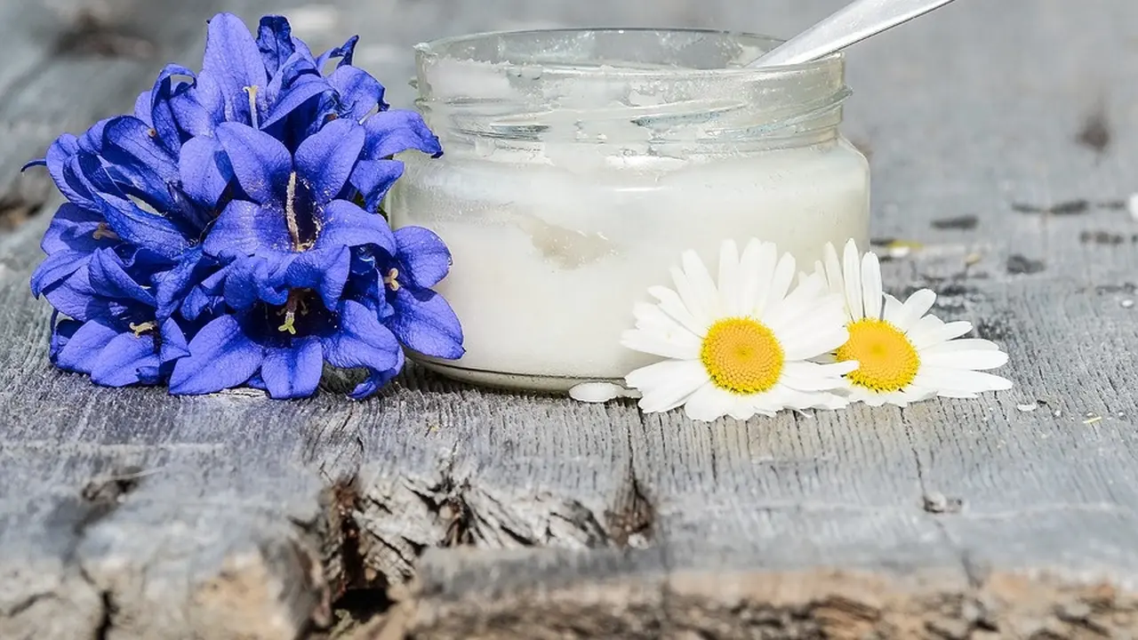 Fungsional, ini 8 produk kecantikan yang bisa digantikan dengan minyak kelapa
