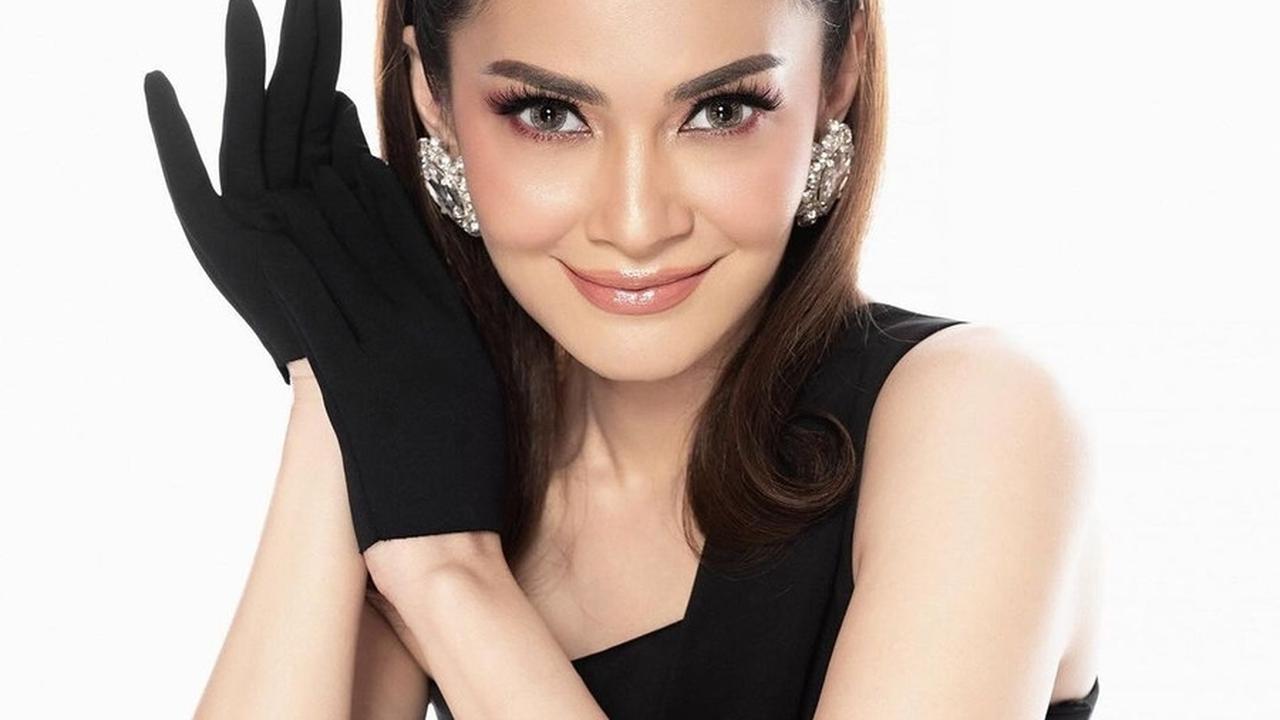 Pujian membanjiri pemotretan ini.