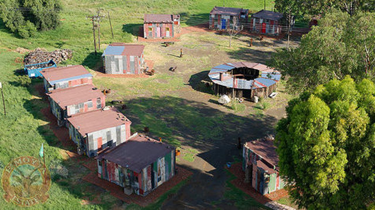 Aneh, hotel di Afsel ini tawarkan sensasi menginap ala orang miskin