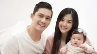 Keluarga kecil Franda dan Samuel Zylgwyn. (Foto: instagram.com/frandaaa87)