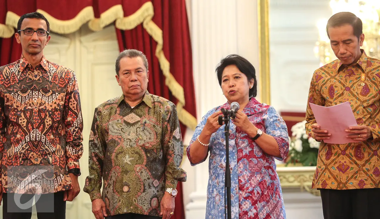 Ketua Pansel Calon Anggota Komisi Yudisial Harkristuti Harkrisnowo (ketiga kiri) memberi keterangan pers terkait hasil seleksi calon anggota KY, di Istana Merdeka, Jakarta, Rabu (3/9/2015). (Liputan6.com/Faizal Fanani)
