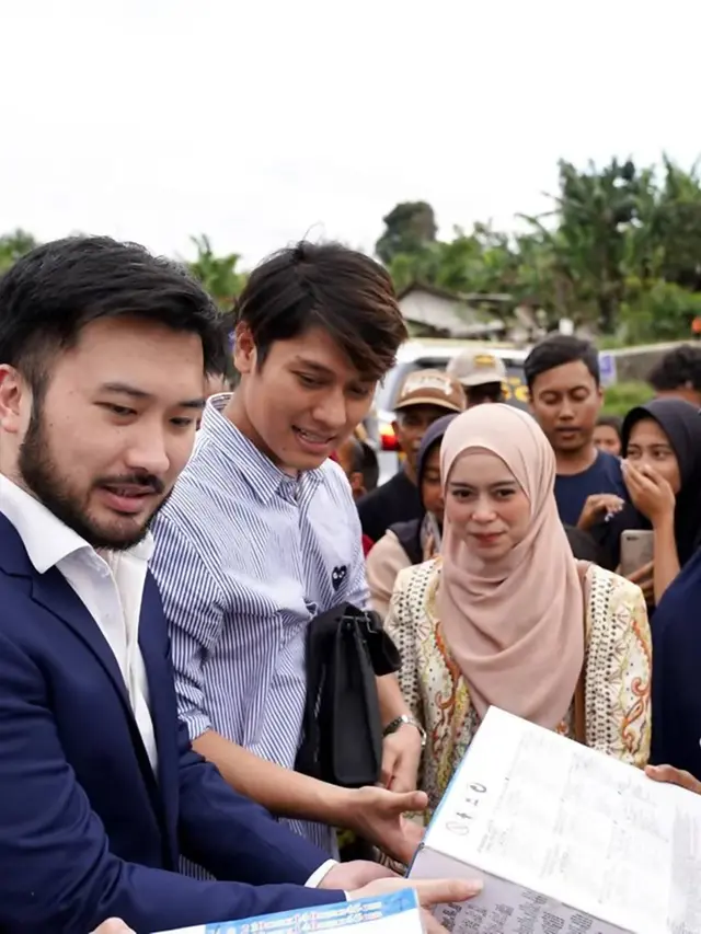 Tampil Barang, Ini Potret Lesti Kejora dan Rizky Billar Kunjungi Korban Gempa Cianjur