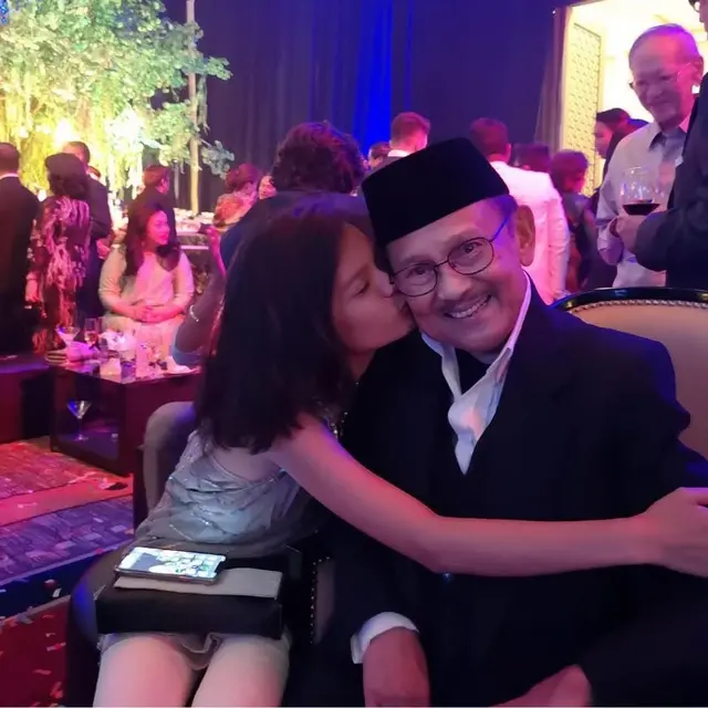 BJ Habibie dan cucu
