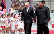 Bukan Senjata atau Mobil Mewah, Putin Beri Kim Jong-un Hadiah 75 Ekor Hewan Langka, Ada Bebek Sampai Beruang