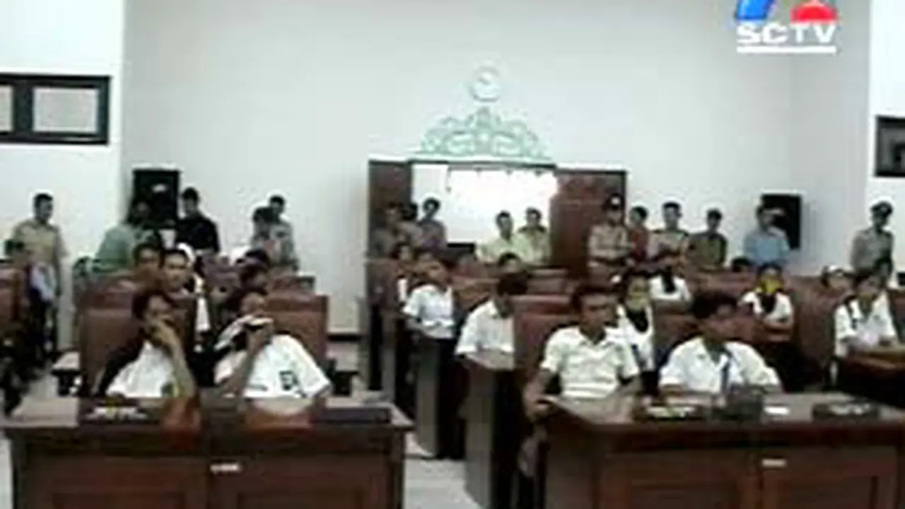 120304aDemoPelajar.jpg