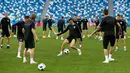 Para pemain Kroasia saat mengikuti pelatihan di stadion Nizhny Novgorod di Nizhny Novgorod, Rusia, (20/6). Kroasia akan bertanding melawan Argentina pada lanjutan grup D Piala Dunia 2018. (AP Photo / Petr David Josek)