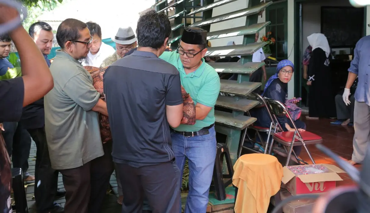 Andika Putrasahadewa atau lebih sering disapa Dika, pembetot bass Kerispatih meninggal dunia Selasa (10/4/2018). Almarhum meninggal dunia dalam usia 36 tahun. (Deki Prayoga/Bintang.com)