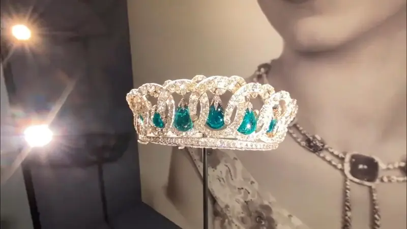 Koleksi Tiara Ratu Elizabeth II