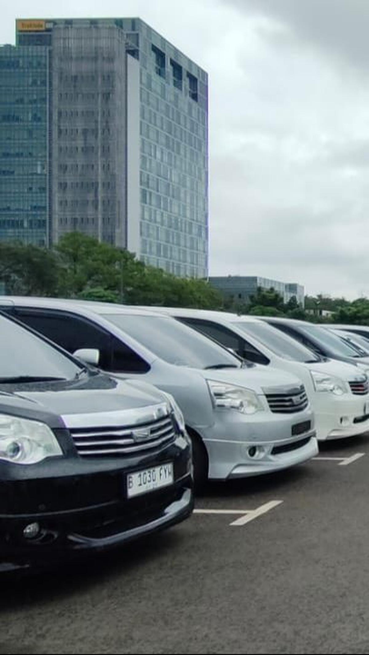 Berikut adalah beberapa hal yang perlu dipertimbangkan saat membeli mobil keluarga, berdasarkan berbagai sumber pada Selasa (21/5/2024).