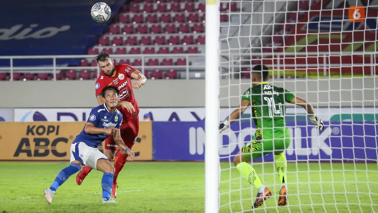 Foto: Persija Jakarta Patahkan Tren Kemenangan Persib Bandung di BRI Liga 1