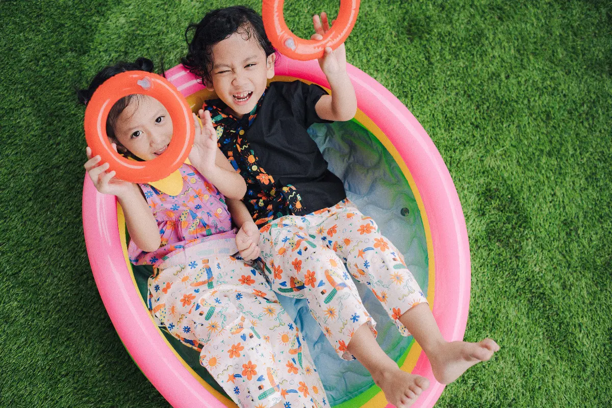 Brand fashion lokal anak, khas Kim & Kin baru saja luncurkan koleksi pakaian yang ramah lingkungan cocok untuk libur akhir tahun bersama keluarga