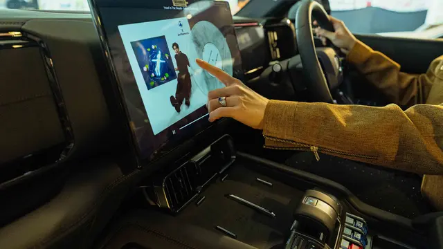 Dari Galeri ke Jalan Raya, Kreasi Seni di Atas Mobil Mencuri Perhatian di ArtMoments 2026