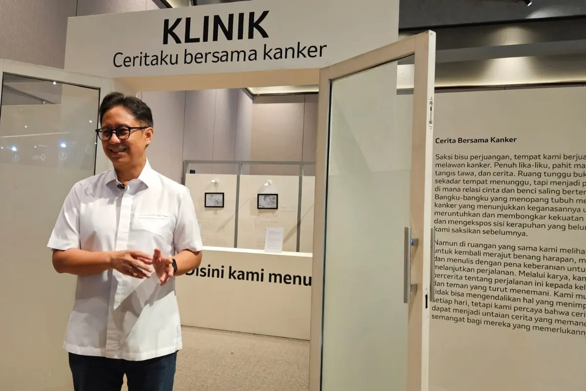 Menteri Kesehatan Republik Indonesia, Budi Gunadi Sadikin, Saat Menghadiri Pameran Seni 'Close the Care Gap' yang Diselenggarakan MSD dan YKI di Pantai Indah Kapuk 2 pada Minggu, 4 Februari 2024 (Liputan6.com/Aditya Eka Prawira)