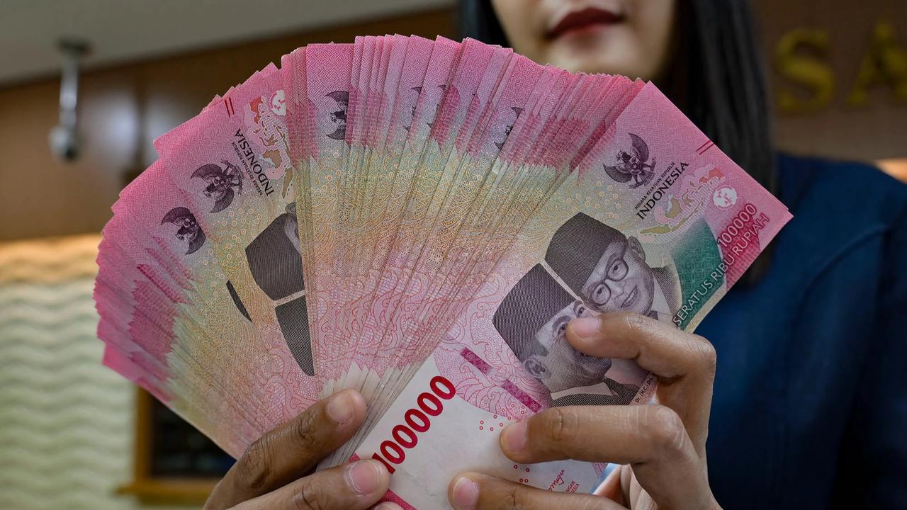 FOTO: Rupiah Tembus Rp17.500 per Dolar AS