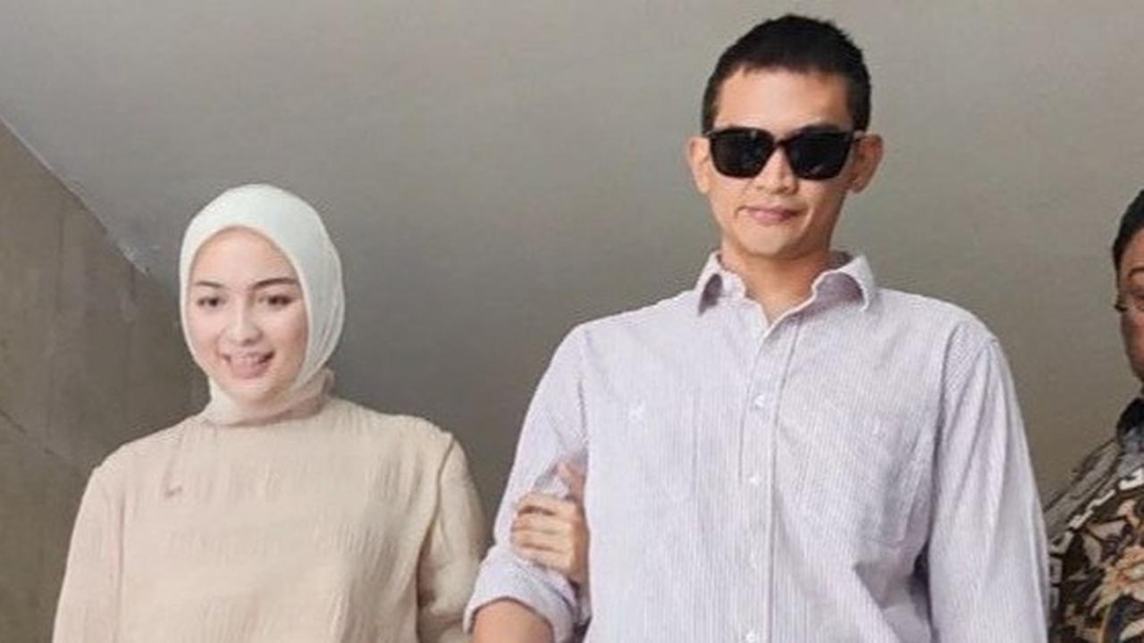 Senyum Manis Citra Kirana saat Dampingi Rezky Aditya Hadapi Kasus Dugaan Penelantaran Anak: Dapat Julukan Istri Panutan