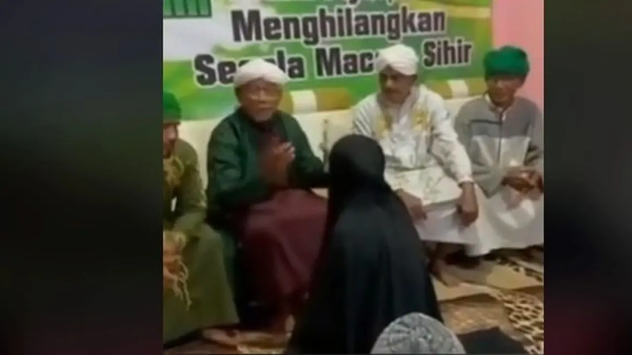 Tangkapan layar pengajian video viral pengajian yang memperbolehkan tukar pasangan suami istri. (Istimewa)