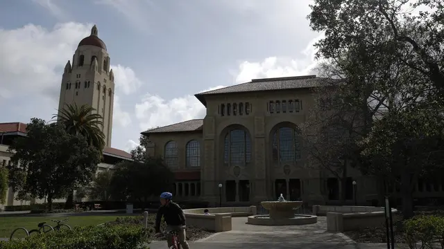 Universitas Stanford