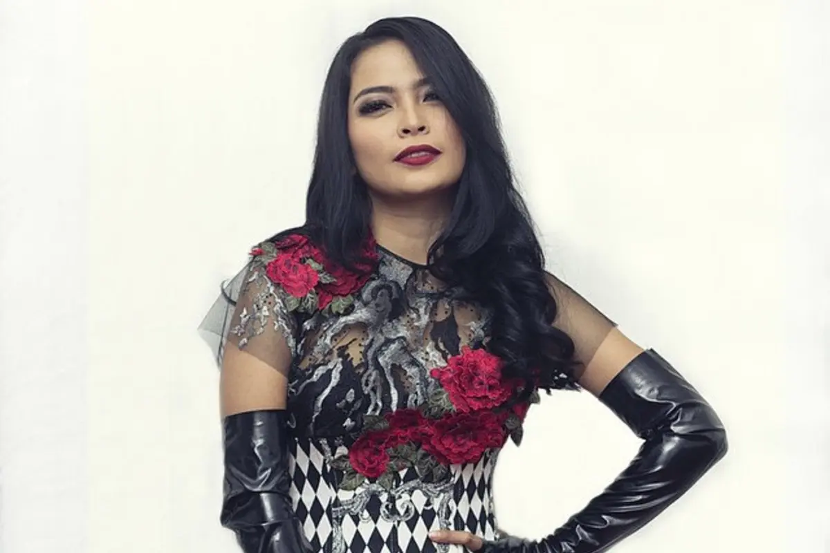 [Bintang] Tantri Kotak